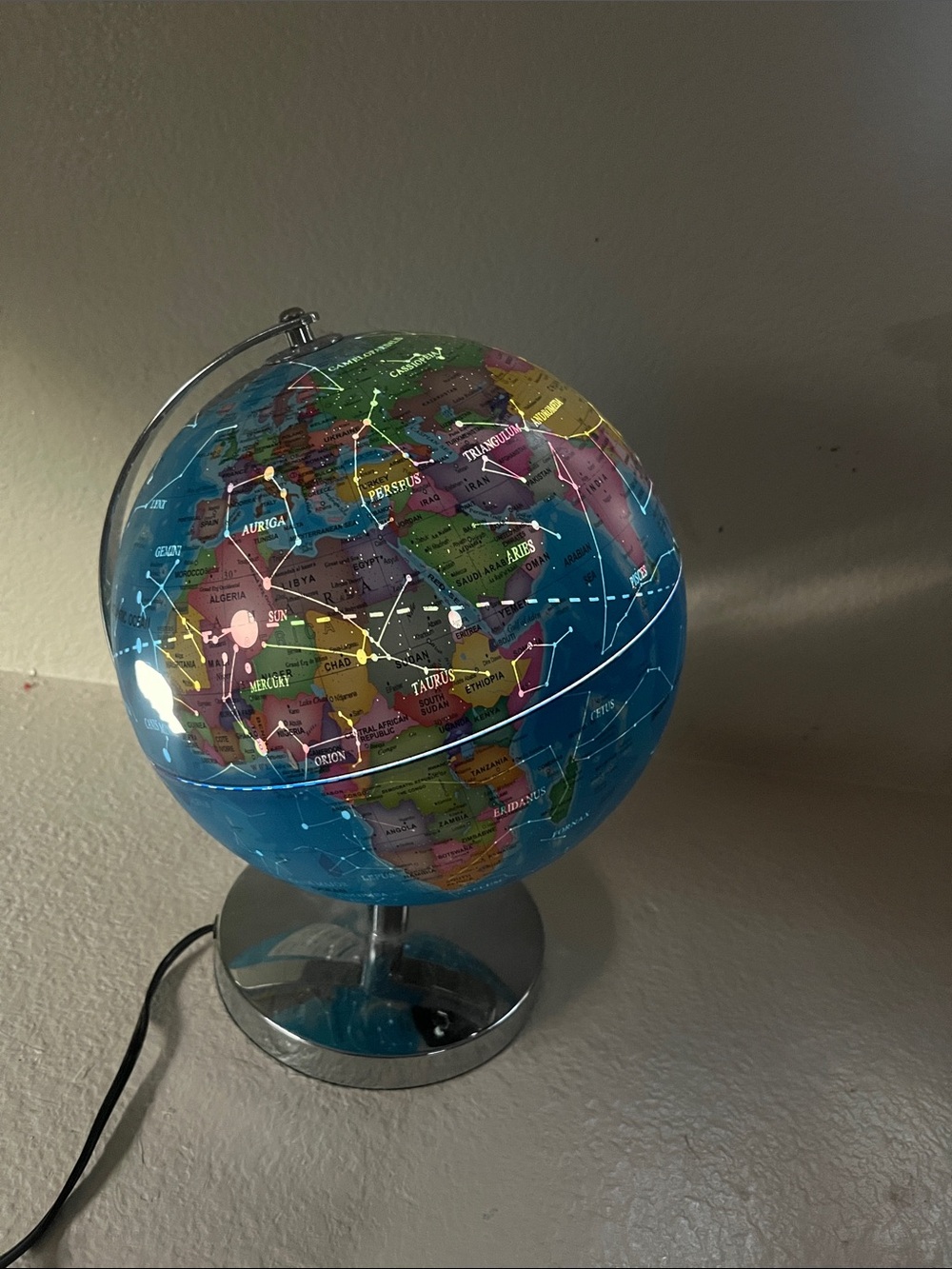 glowing globe! Slightly damaged and used!! - Picture 2 of 3